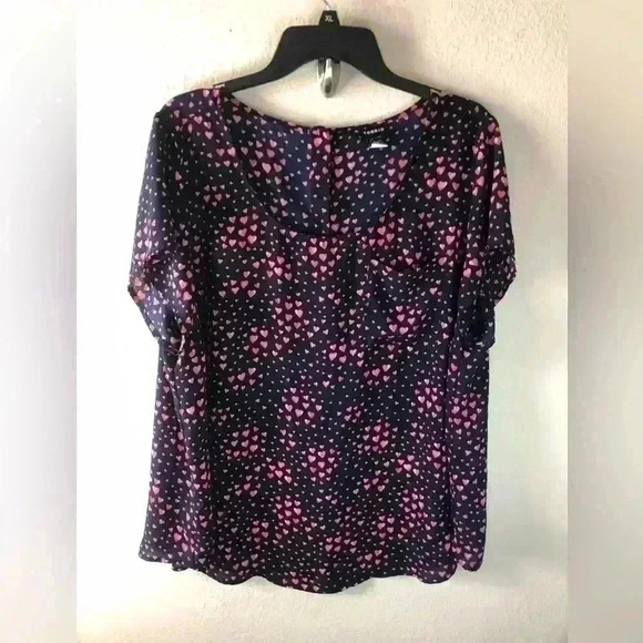 Torrid Flowy Navy valentine Blouse with Pink Hearts sz 2X - Picture 3 of 6